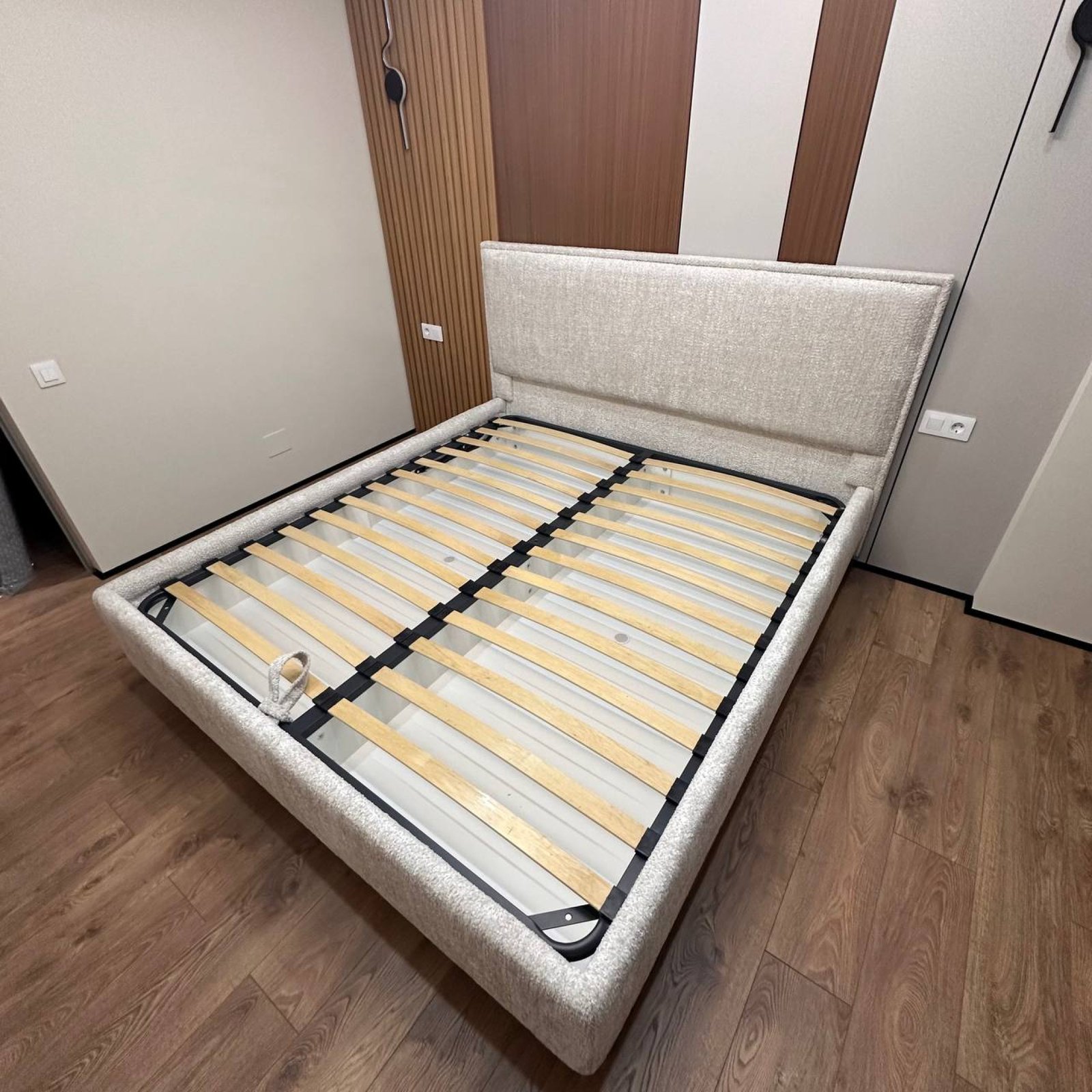 Кровать 1050